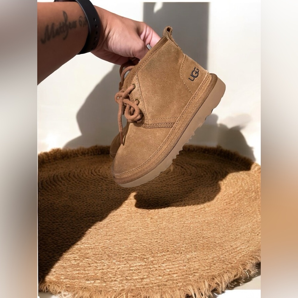 • UGGS | Kids Chestnut Neumel UGGS
